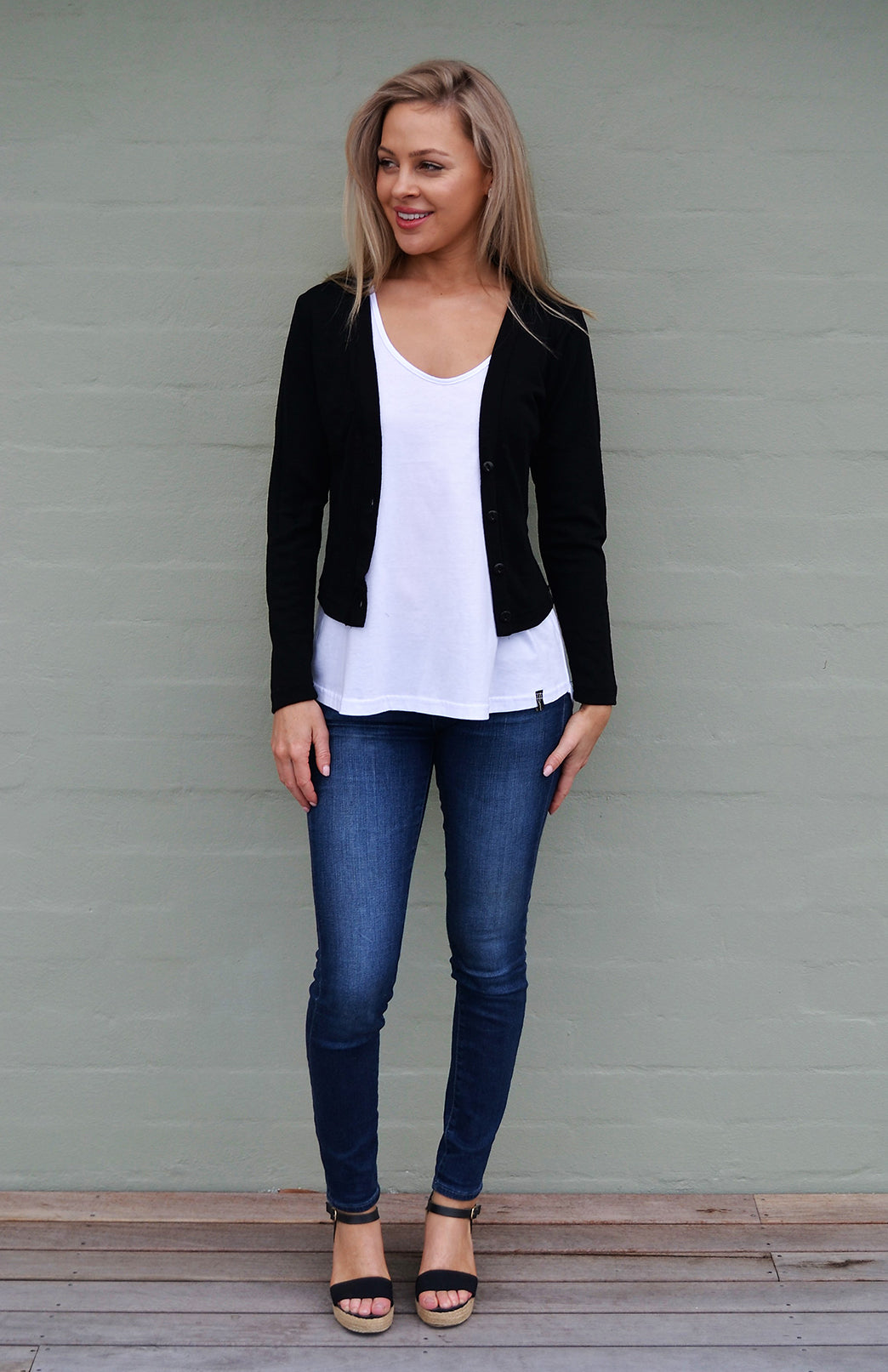 Black Open Cardigan with Cropped Top Outfits (8 ideas & outfits)