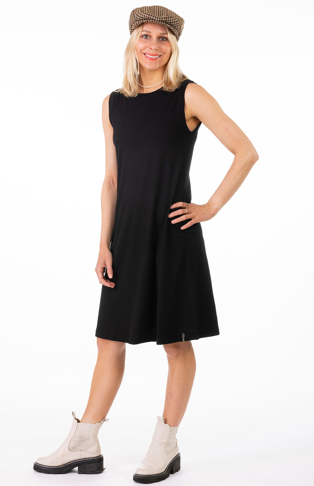 Black Women&#39;s Merino Wool Sleeveless Swing Dress
