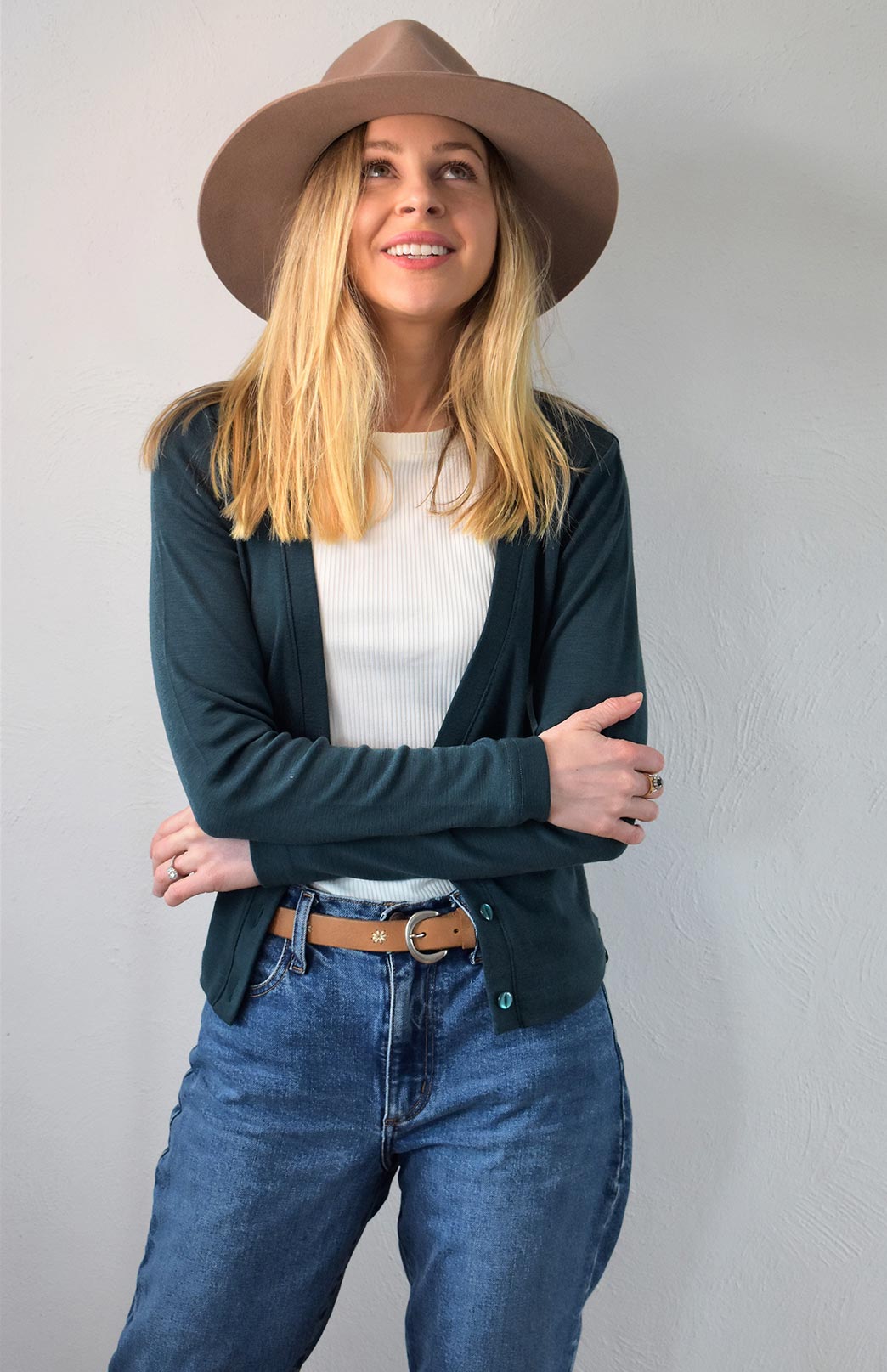 Burnt Orange Women&#39;s Cropped Cardigan with Long Sleeves
